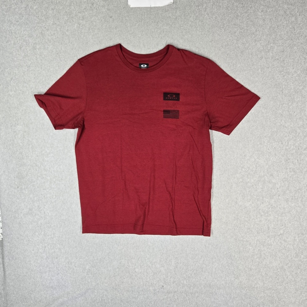 Oakley Men Shirt L Red Graphic Flag Activewear Logo Performance Los Angeles